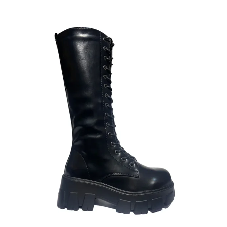 Botas dark con cordones